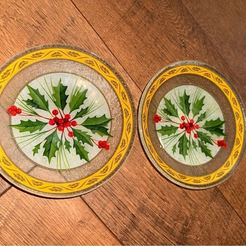 Gorham Festive Holiday Plates with Holly Design